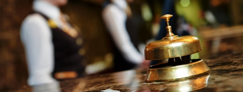 هتل هایی که شناسنامه نمی خواهند/ قوانین هتل برای پذیرش مردان و زنان مجرد با هم